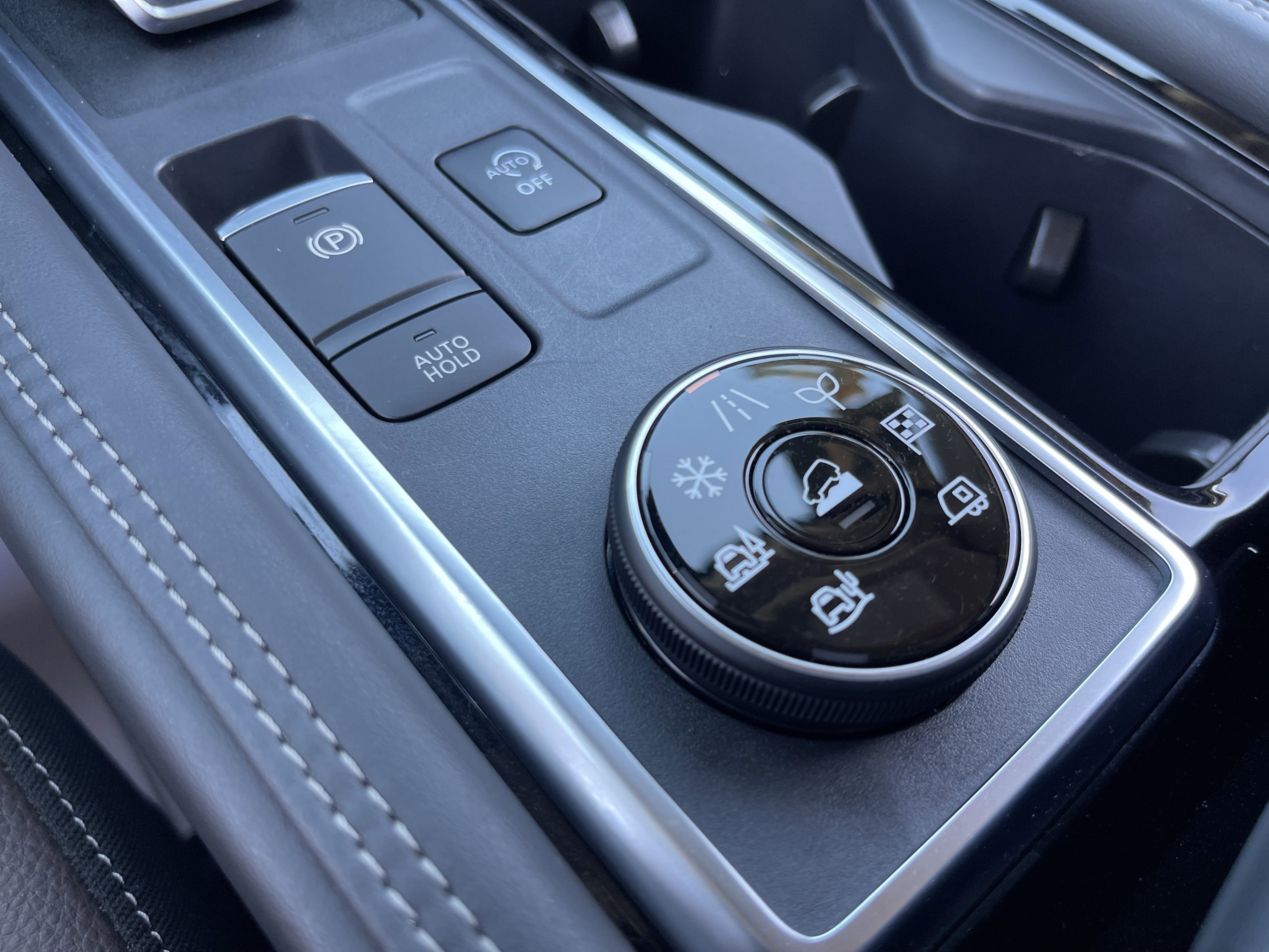 2024 Nissan Pathfinder Platinum photo 12