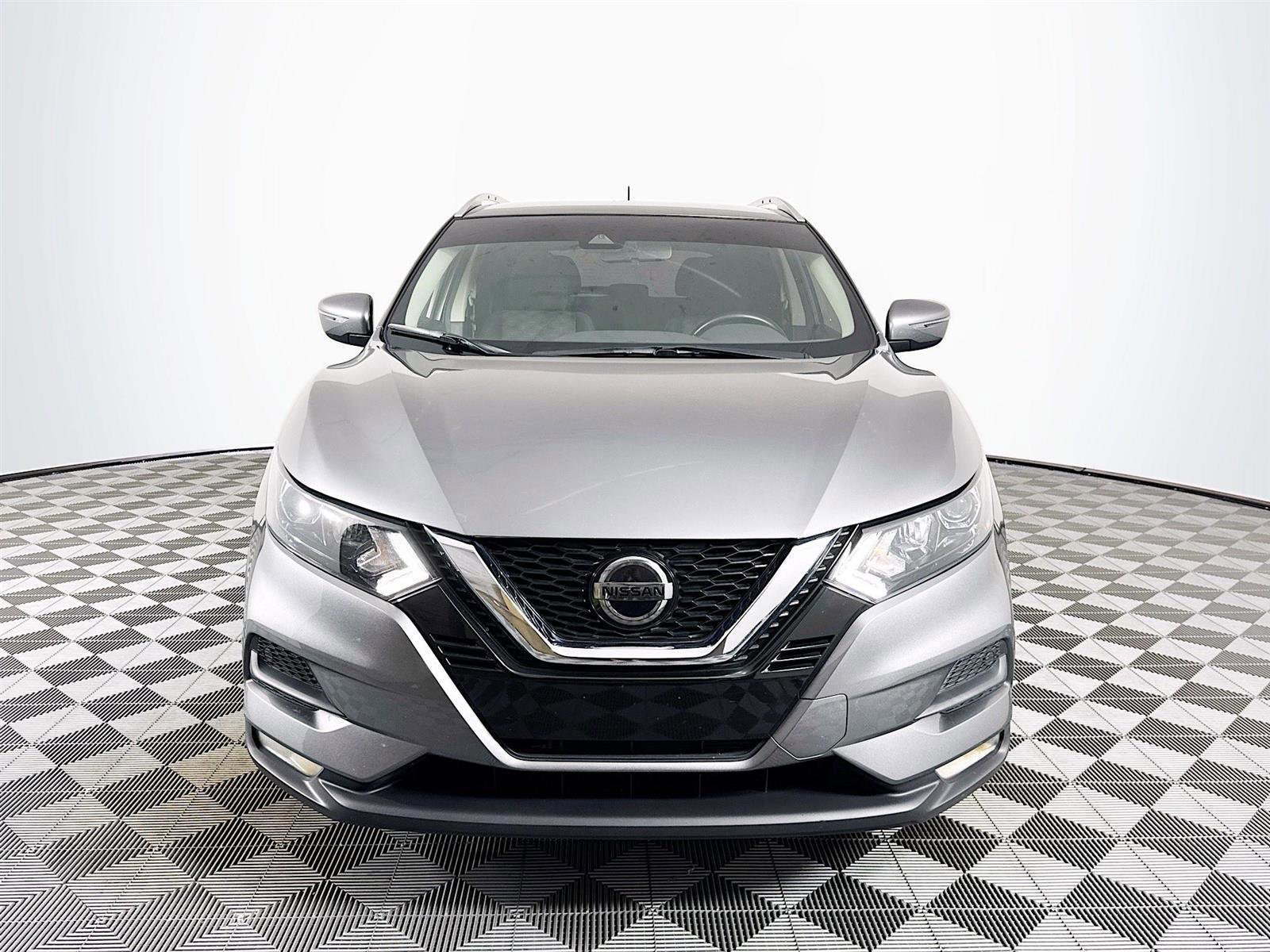 2020 Nissan Rogue Sport SV photo 2