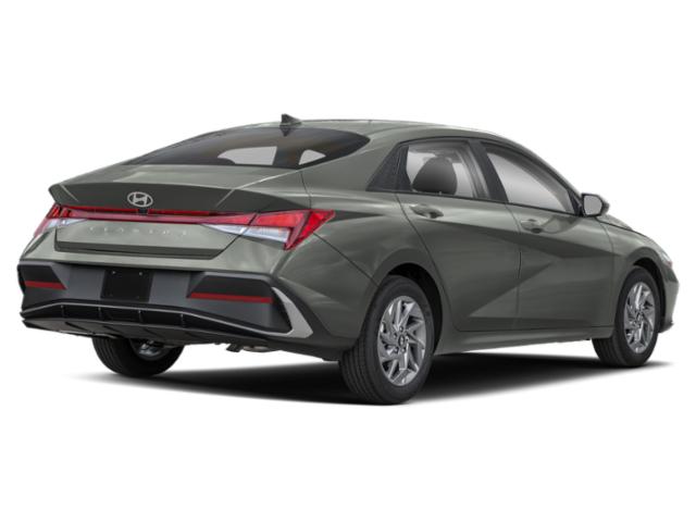2026 Hyundai Elantra SEL Sport photo 2
