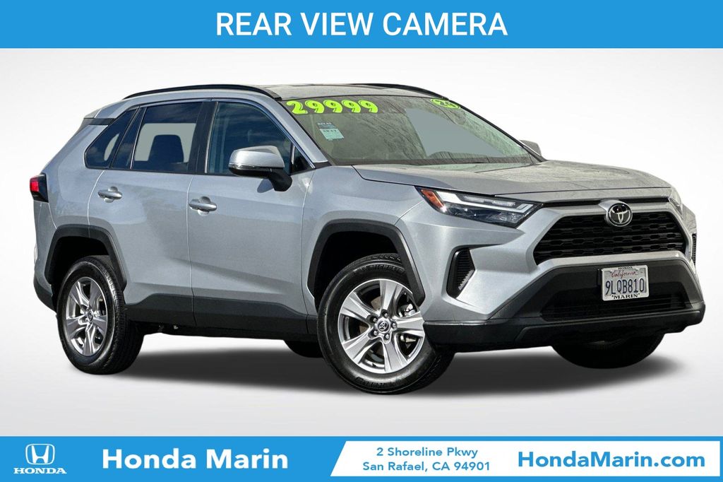 2024 Toyota RAV4 XLE photo 2