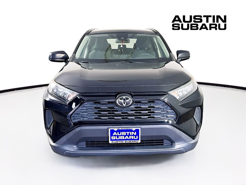 2019 Toyota RAV4 LE photo 2
