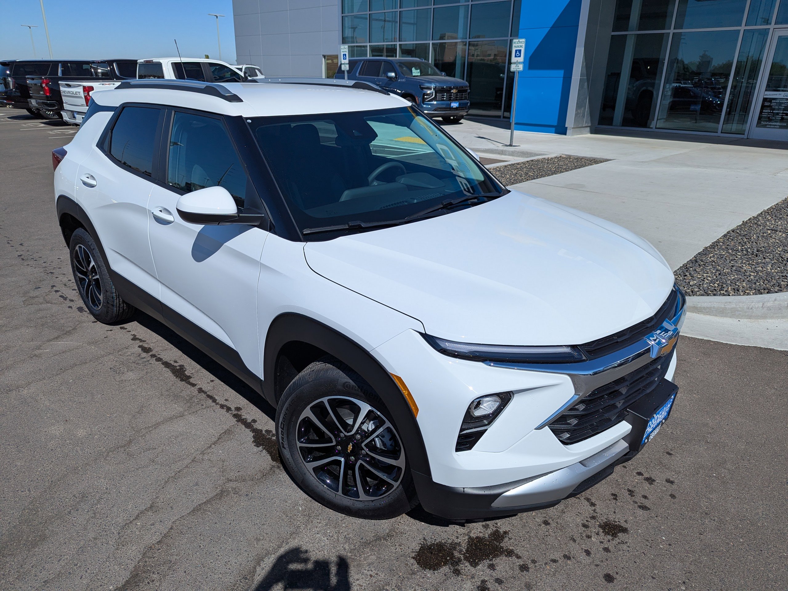 2026 Chevrolet Trailblazer LT photo 2