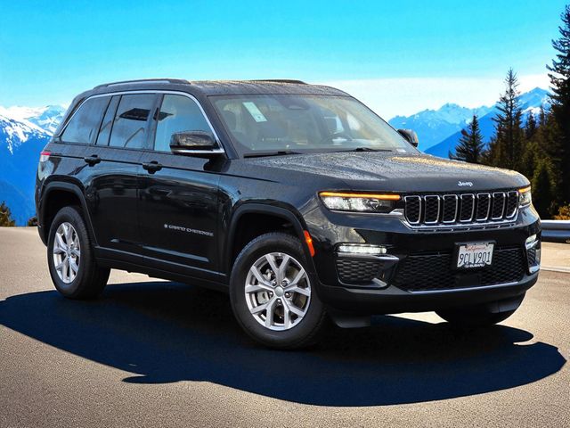 2022 Jeep Grand Cherokee Limited photo 2