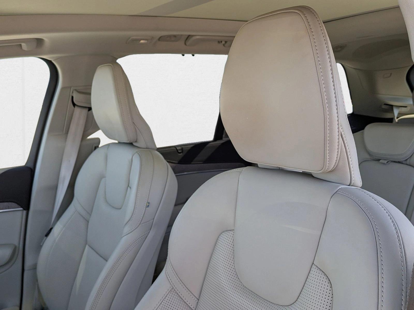 2023 Volvo XC90 Recharge T8 Ultimate photo 13
