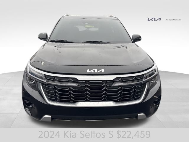 2024 Kia Seltos S photo 2