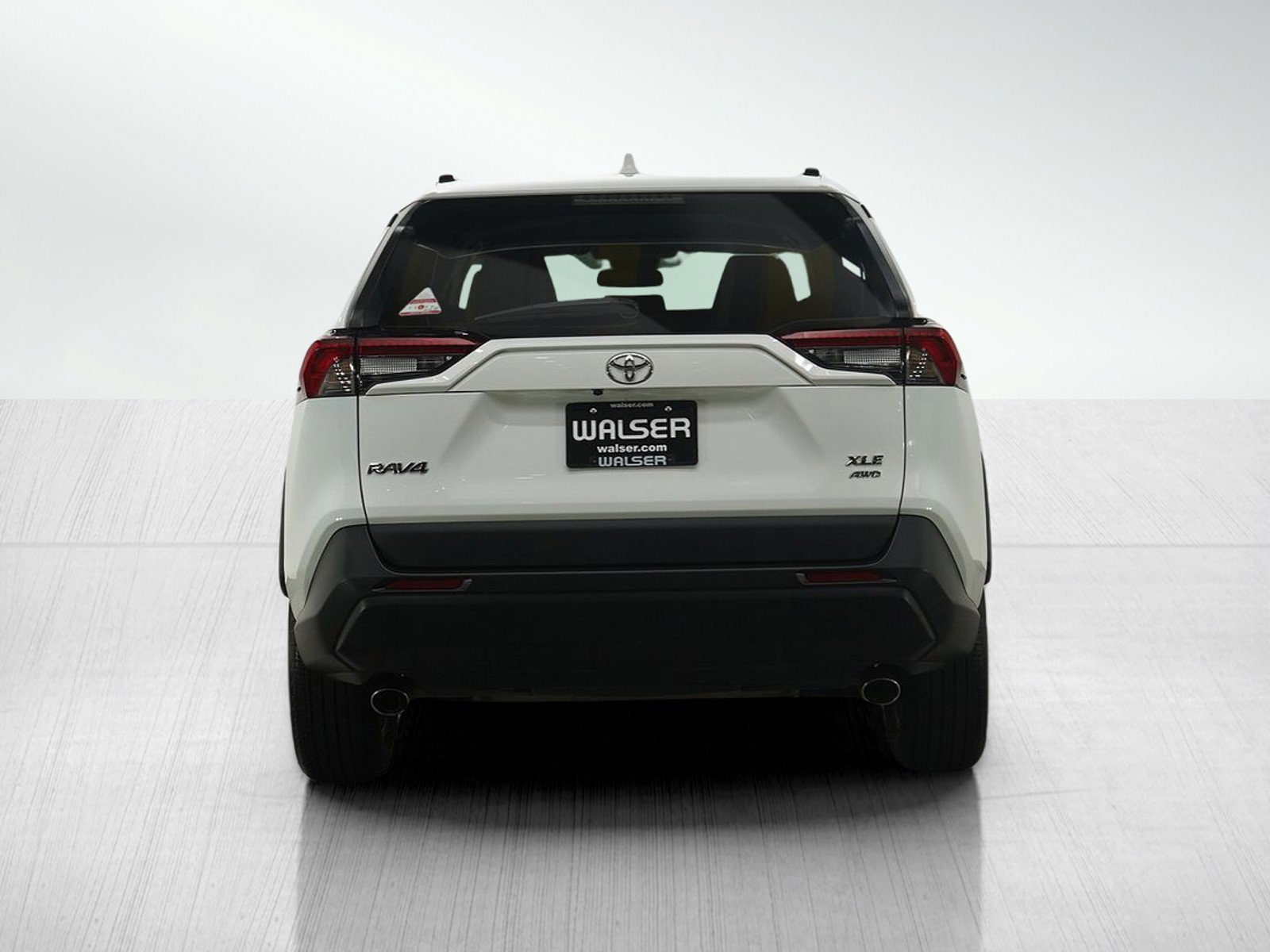 2024 Toyota RAV4 XLE photo 3