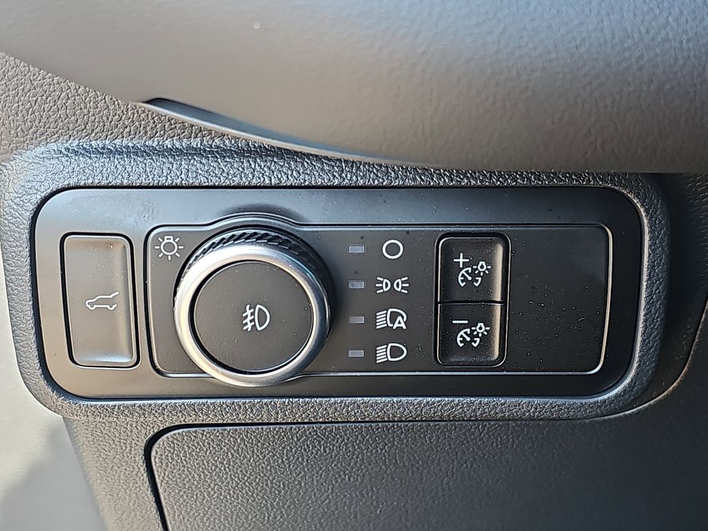 2025 Ford Explorer ST photo 25