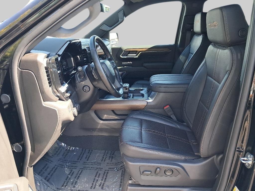 2024 Chevrolet Silverado 1500 High Country photo 7