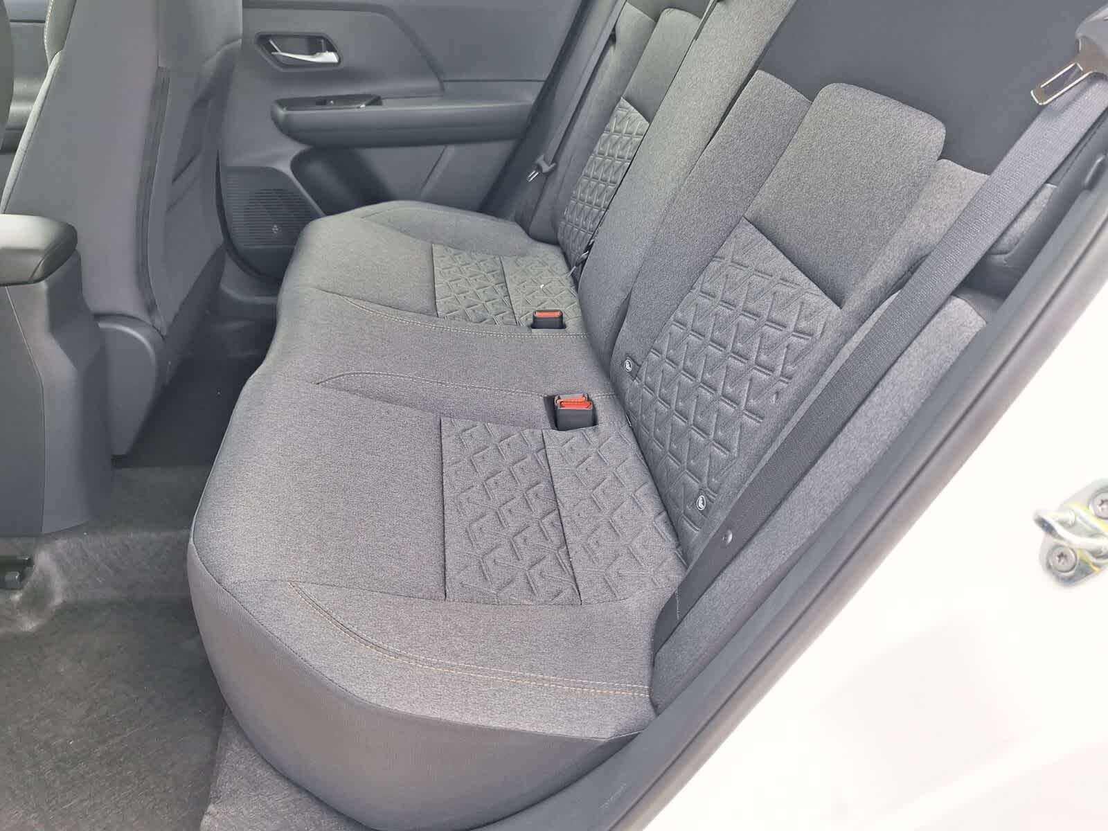 2025 Nissan Kicks SV photo 18