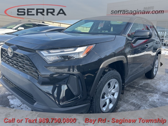 2025 Toyota RAV4 LE's photo