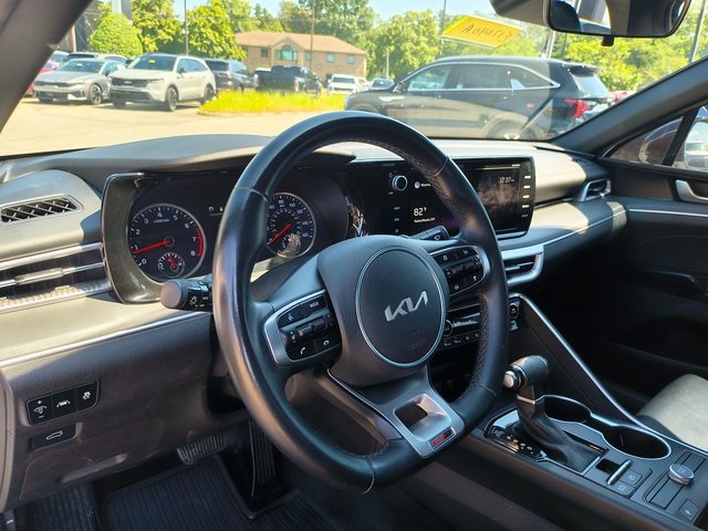2022 Kia K5 GT-Line photo 25