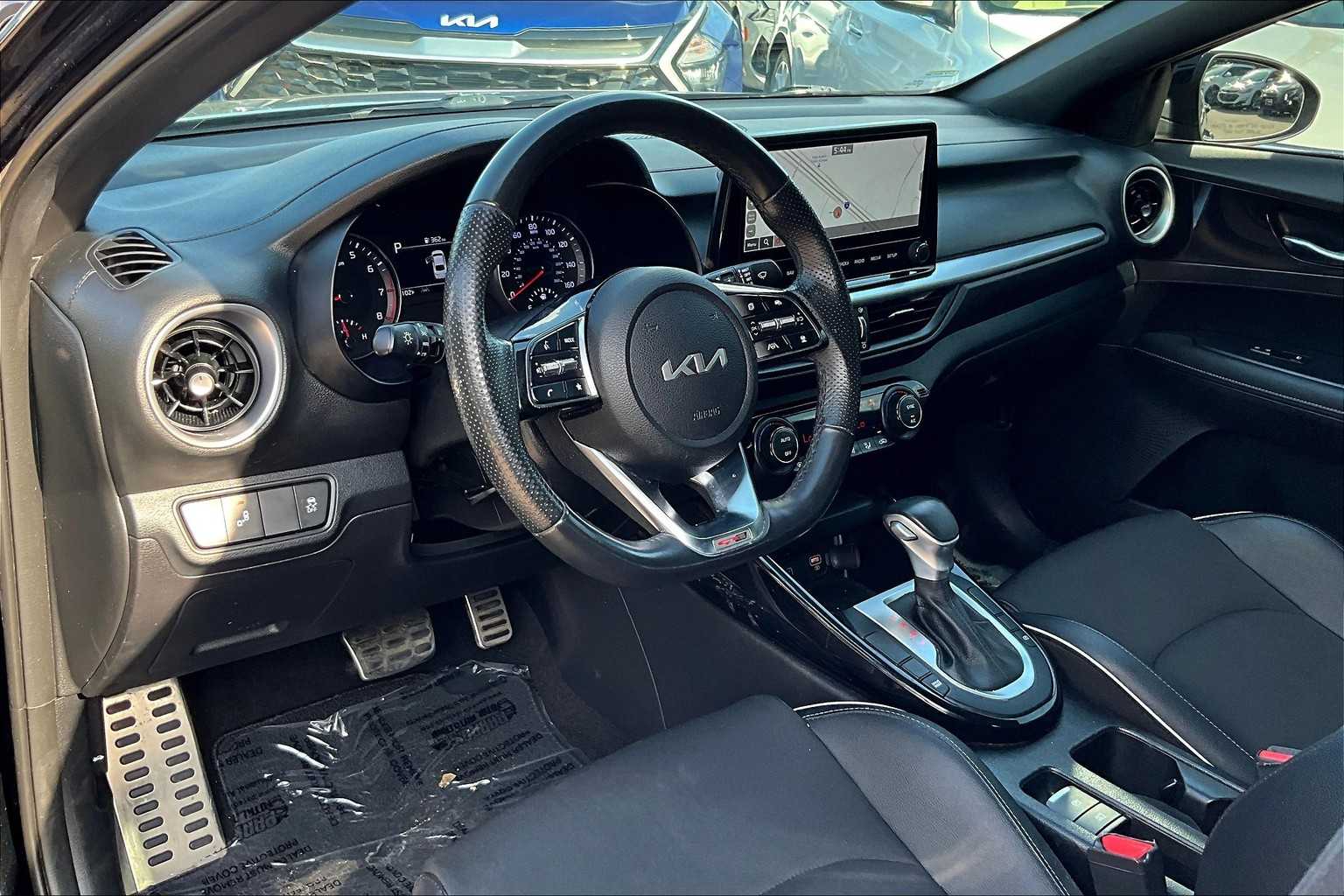 2024 Kia Forte GT-Line photo 16
