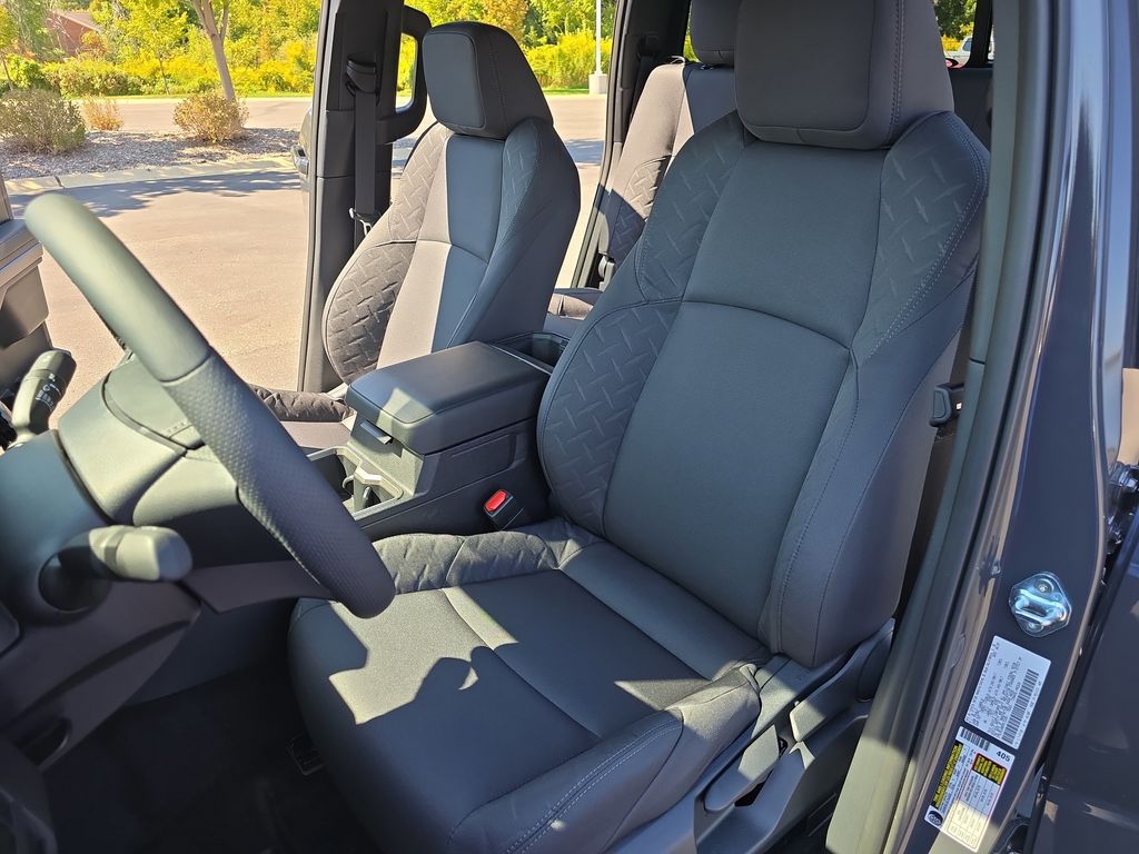2025 Toyota Tacoma SR5 photo 14