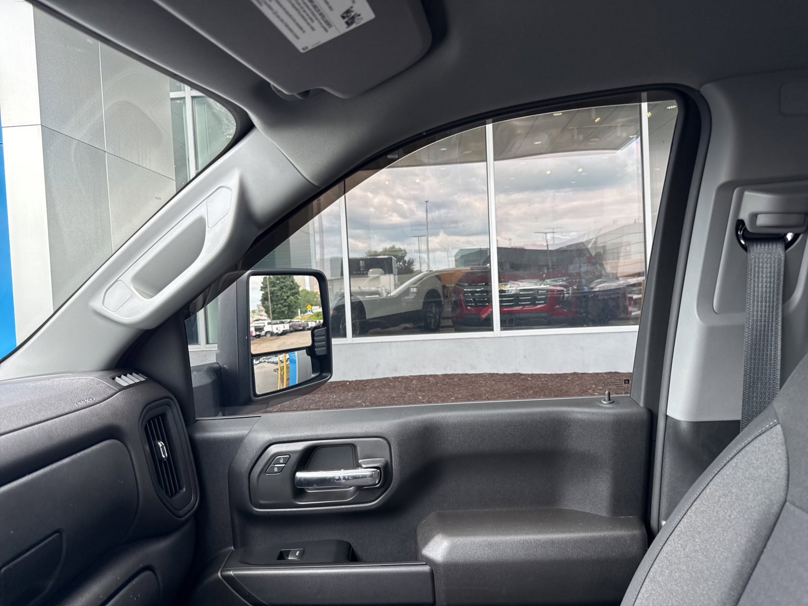 2024 Chevrolet Silverado 2500HD Custom photo 28