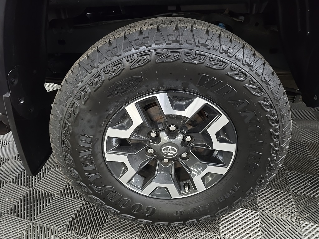 2022 Toyota Tacoma TRD Off-Road V6 photo 13