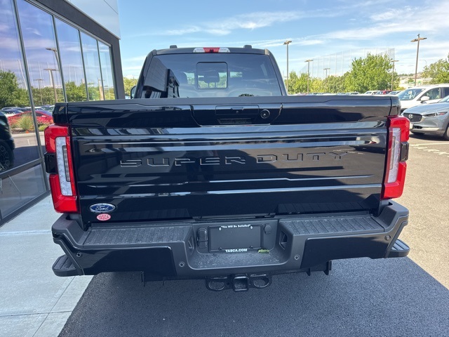 2025 Ford F-350 Platinum photo 4