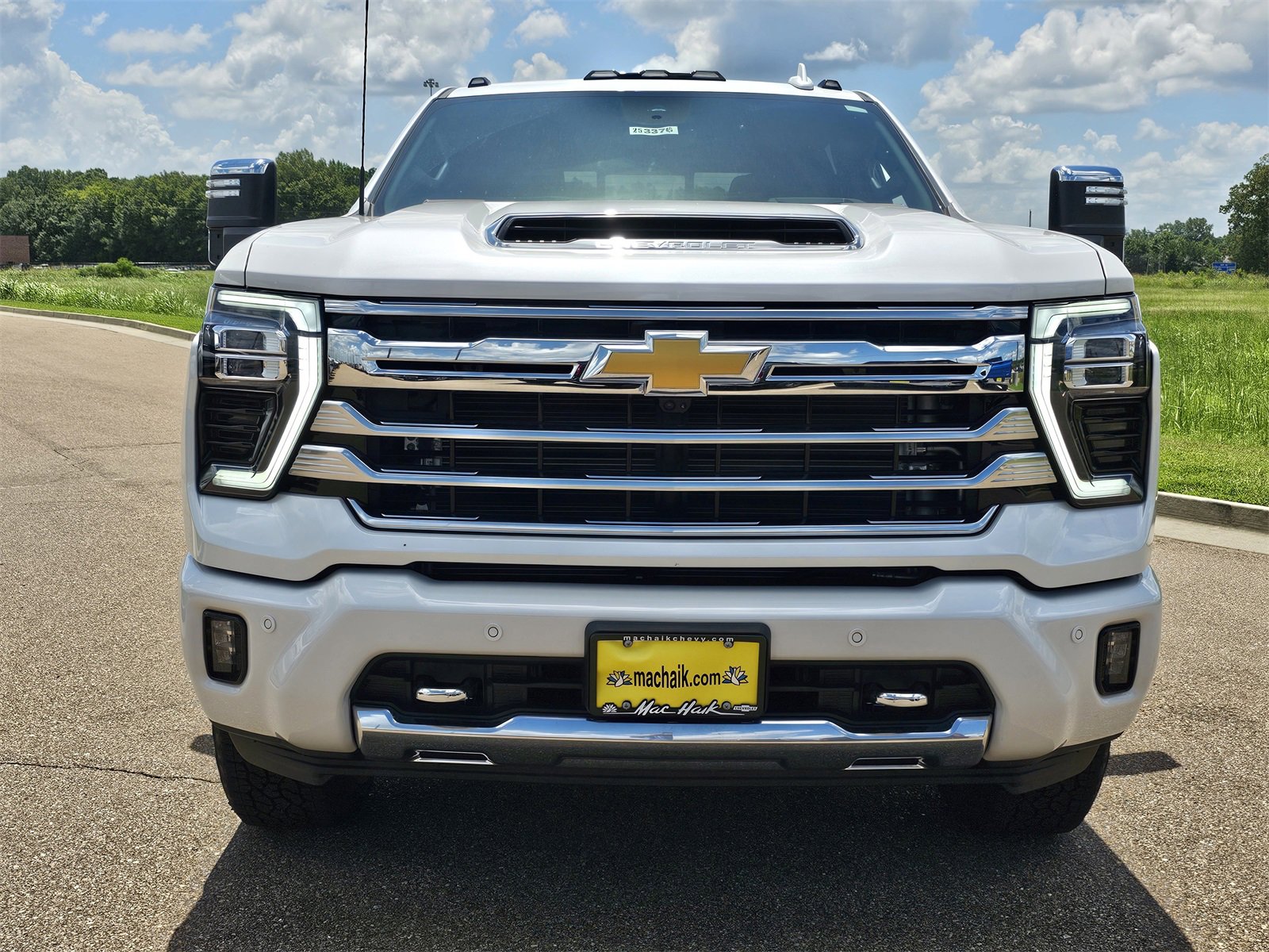 2025 Chevrolet Silverado 2500HD High Country photo 2