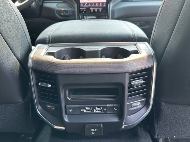 2025 Ram 2500 Laramie photo 33