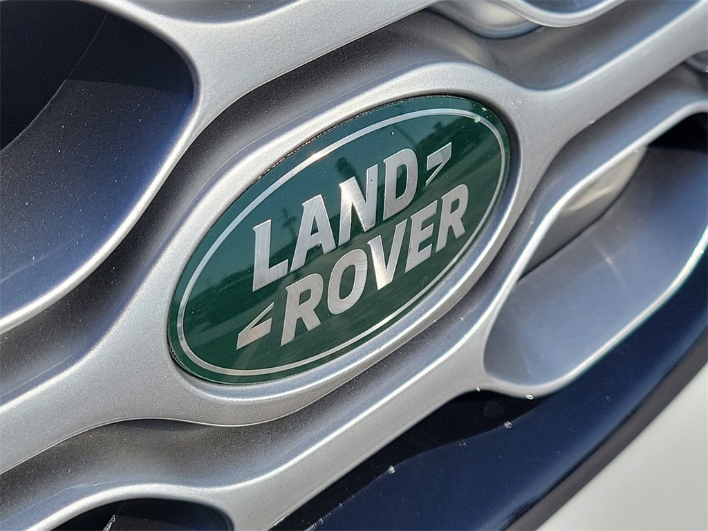 2025 Land Rover Discovery S photo 8