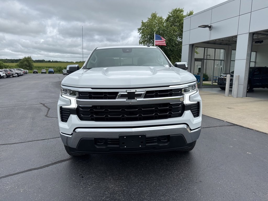 2026 Chevrolet Silverado 1500 LT photo 2