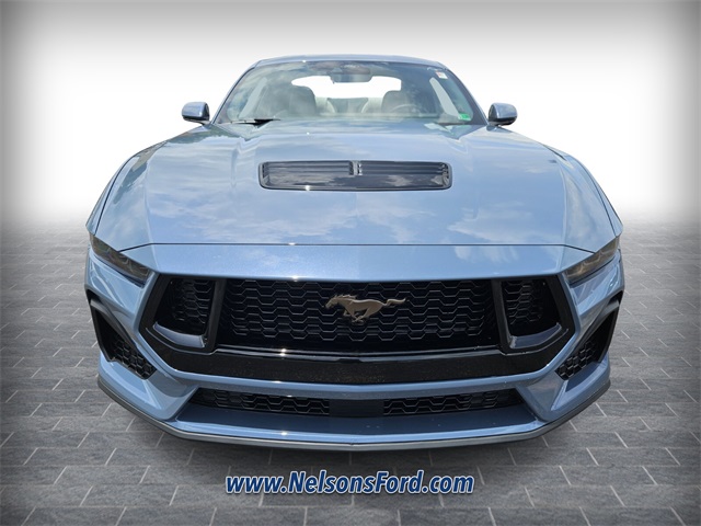 2025 Ford Mustang GT Premium photo 2