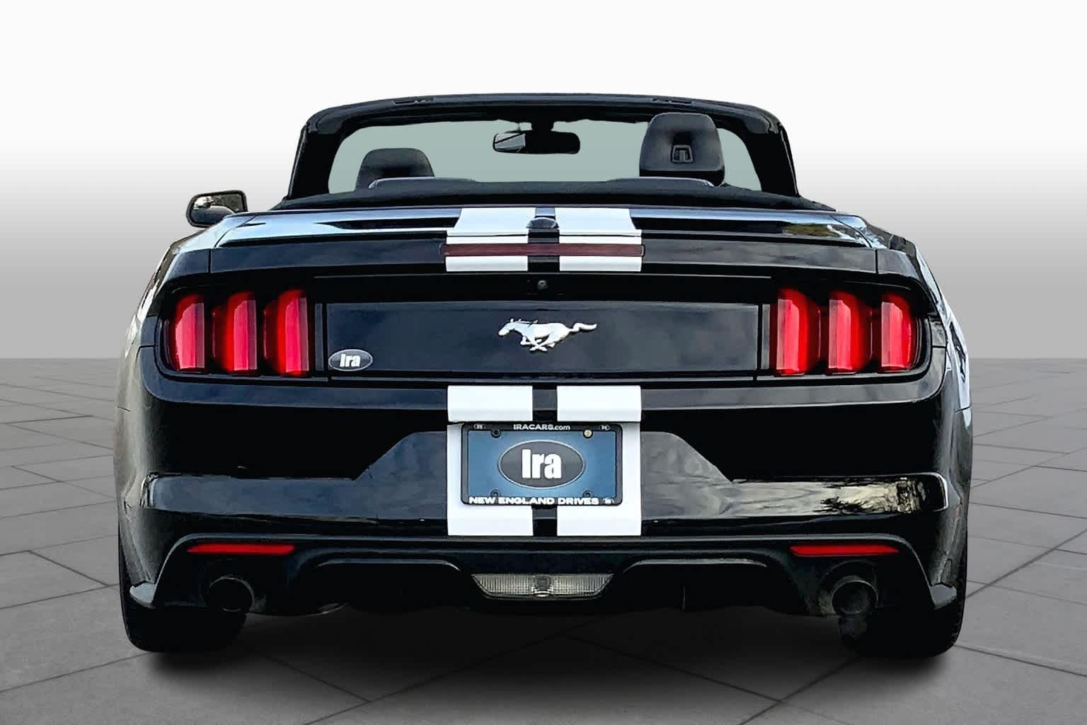 2016 Ford Mustang EcoBoost Premium photo 4