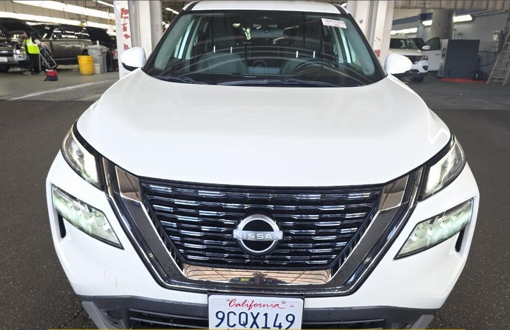 Used 2023 Nissan Rogue SV with VIN 5N1BT3BA4PC673384 for sale in Kansas City