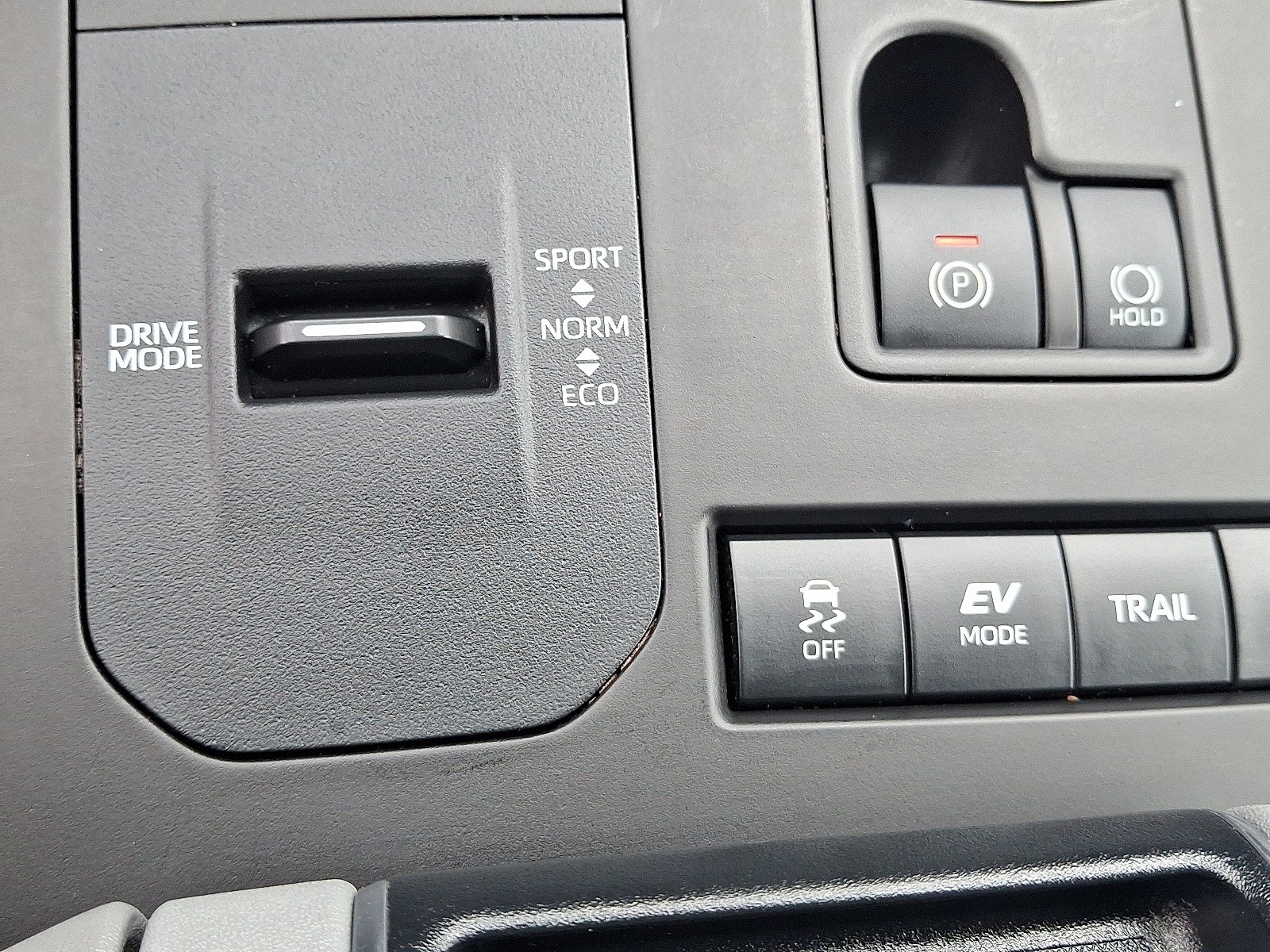 2022 Toyota Highlander Hybrid LE photo 22
