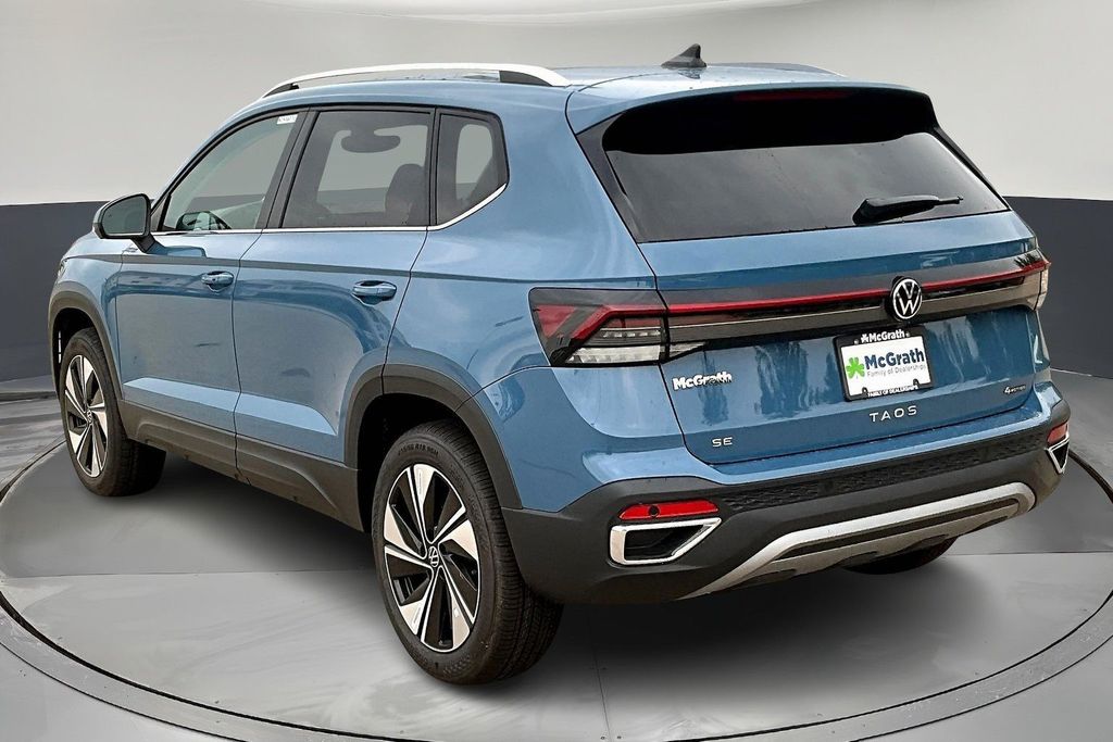 2025 Volkswagen Taos SE photo 2