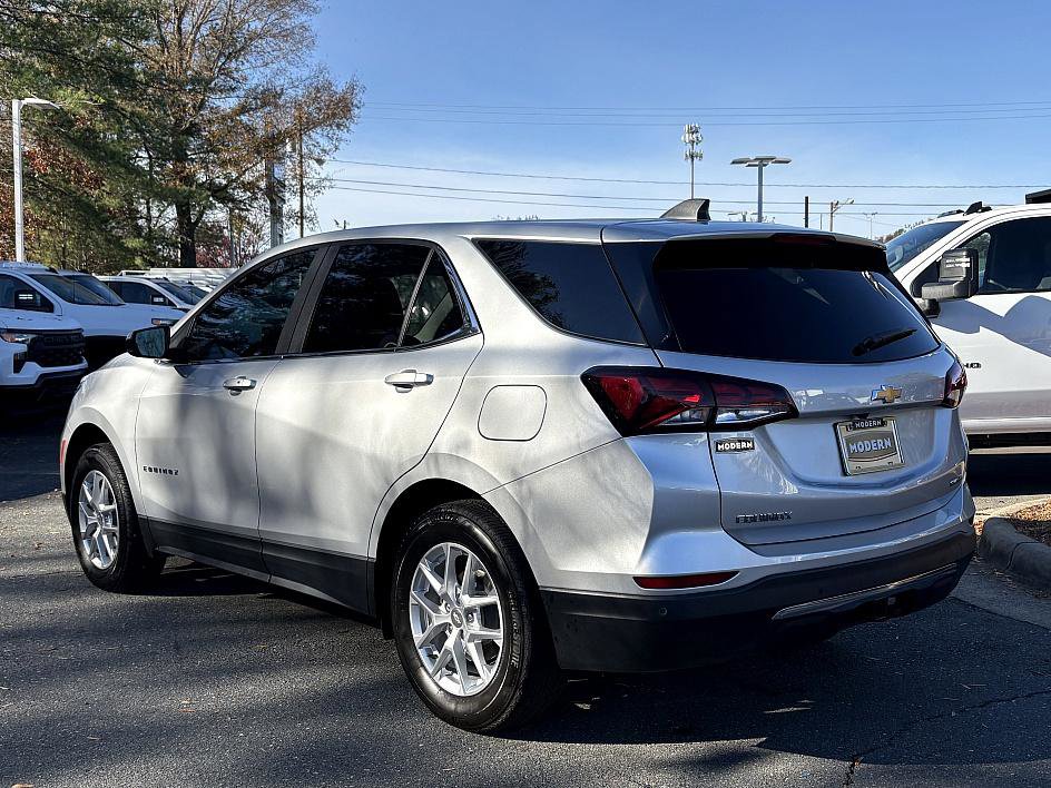 2022 Chevrolet Equinox LT photo 3
