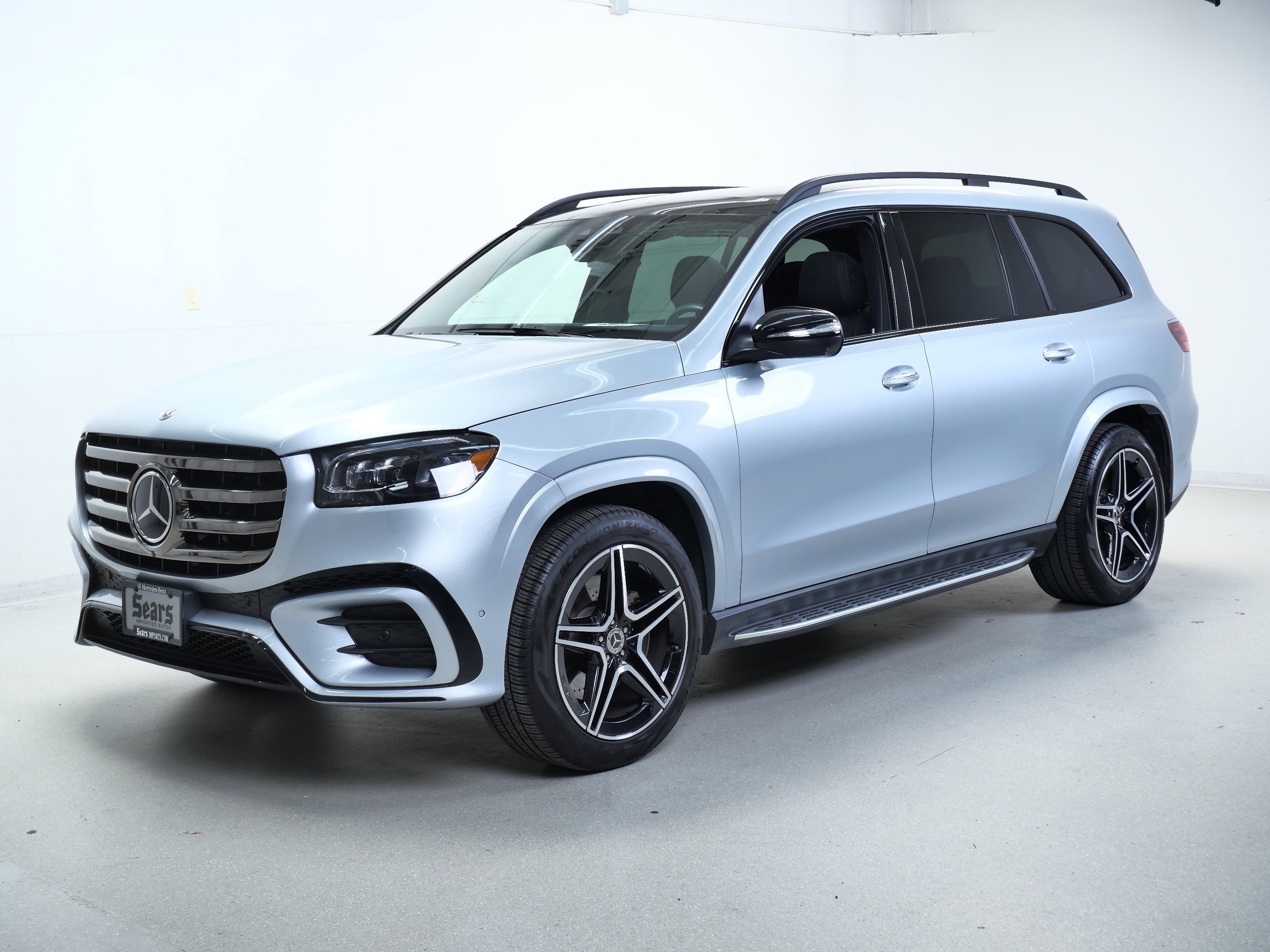 2025 Mercedes Benz GLS 450 4MATIC photo 8