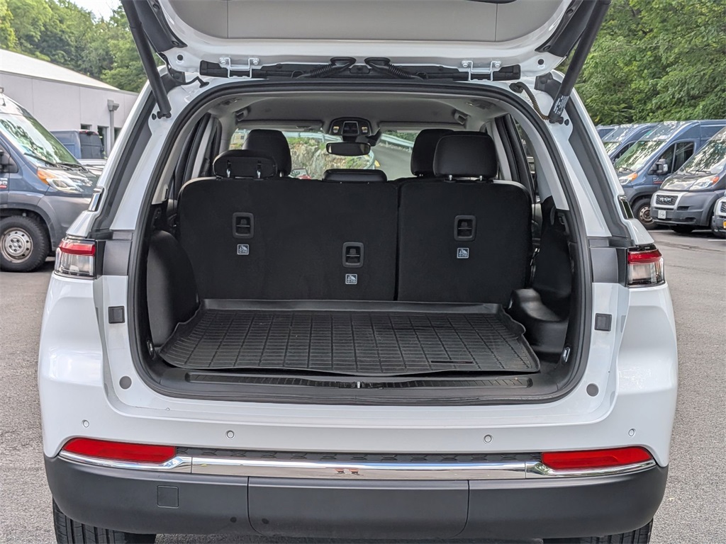 2022 Jeep Grand Cherokee Limited photo 4