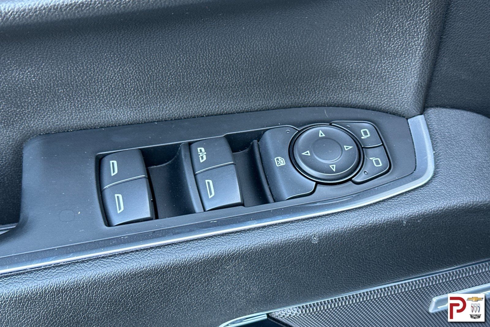 2024 Chevrolet Silverado 1500 RST photo 12