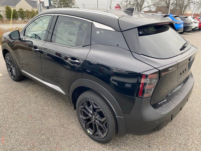 2026 Nissan Kicks SR photo 3