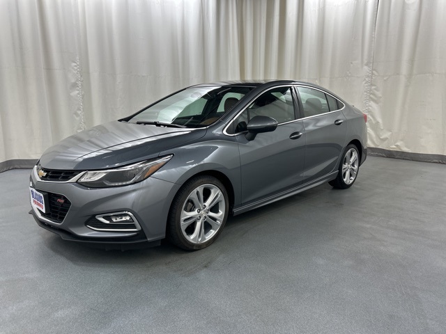 2018 Chevrolet Cruze Premier photo 2