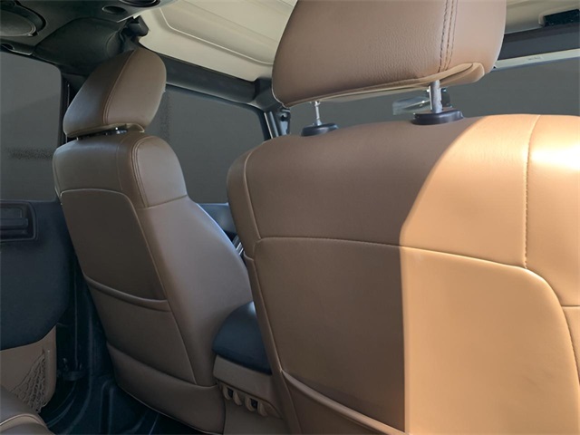 2011 Jeep Wrangler Unlimited Rubicon photo 36