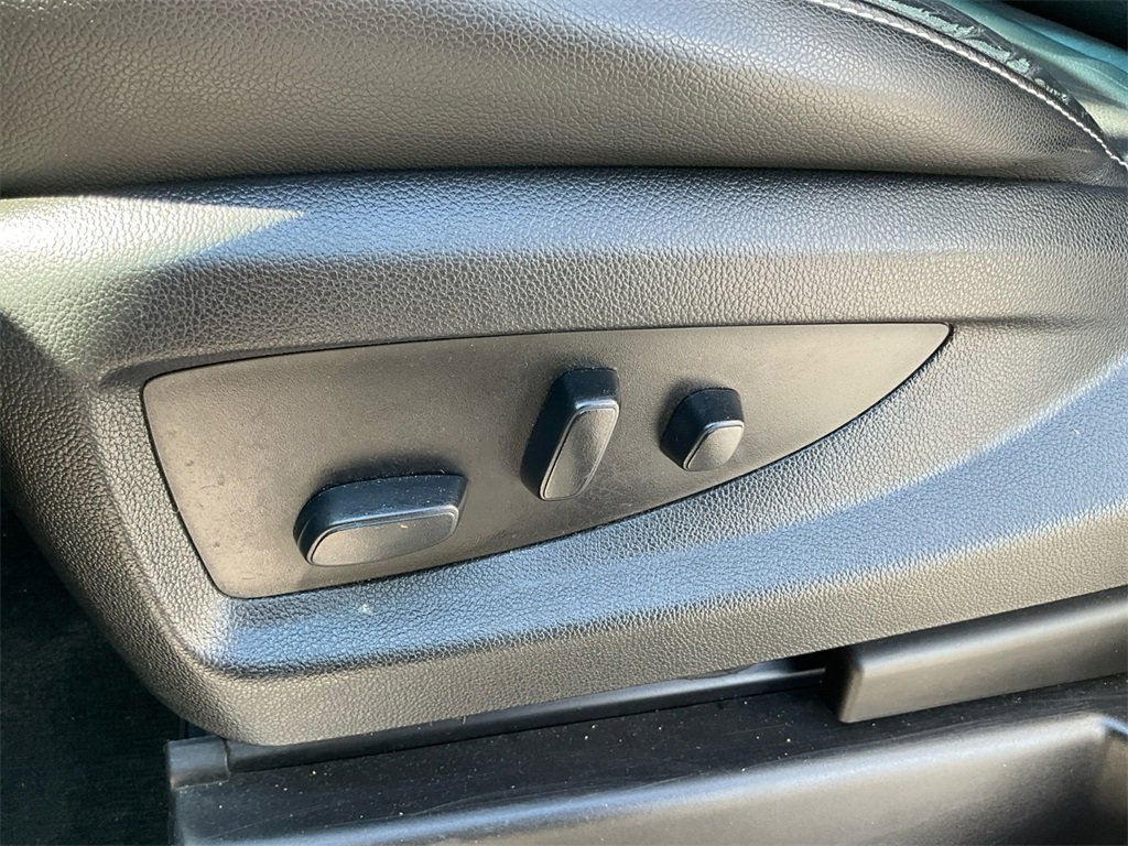 2018 Chevrolet Suburban LT photo 30