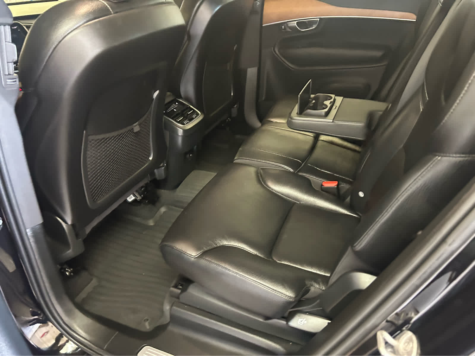 2022 Volvo XC90 Momentum photo 15