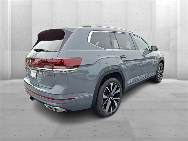 2025 Volkswagen Atlas SEL Premium R-Line photo 3