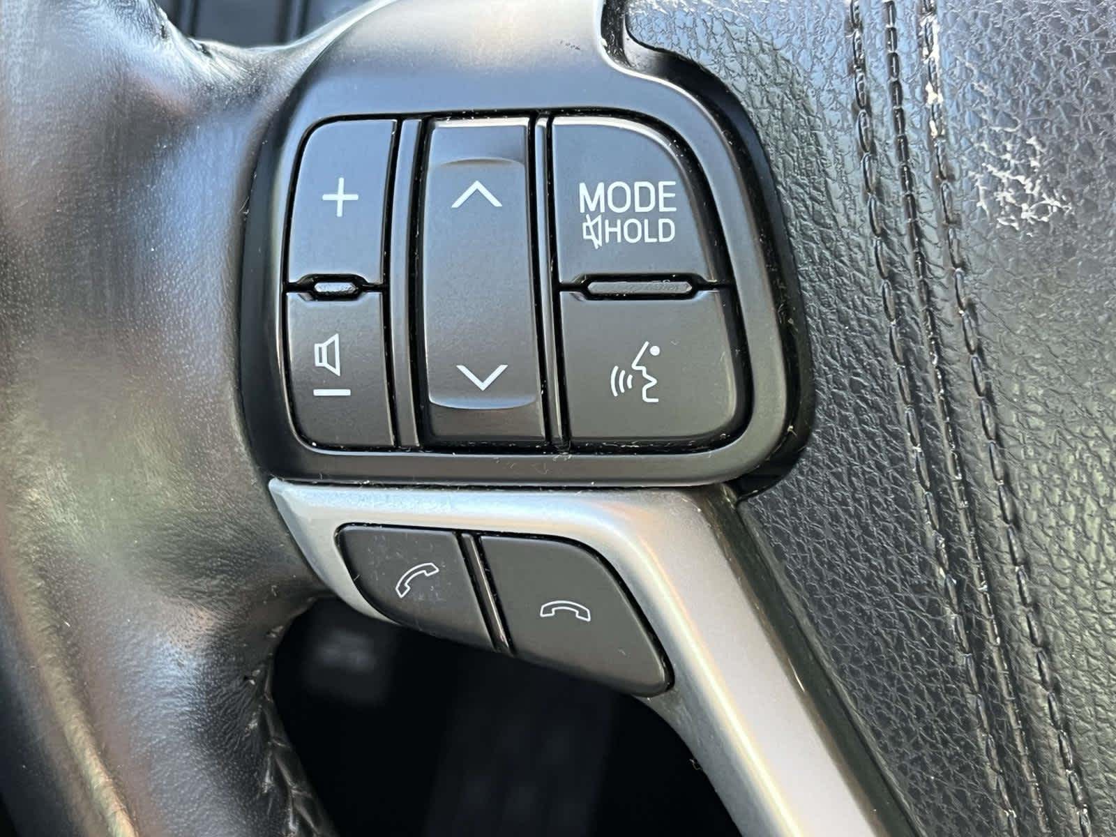 2018 Toyota Highlander SE photo 34