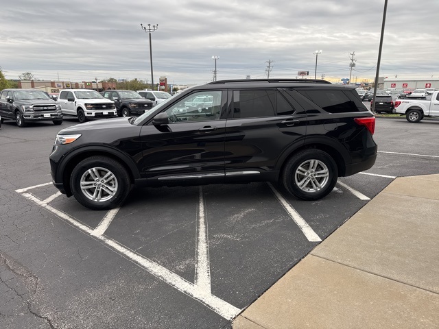 2023 Ford Explorer XLT photo 3