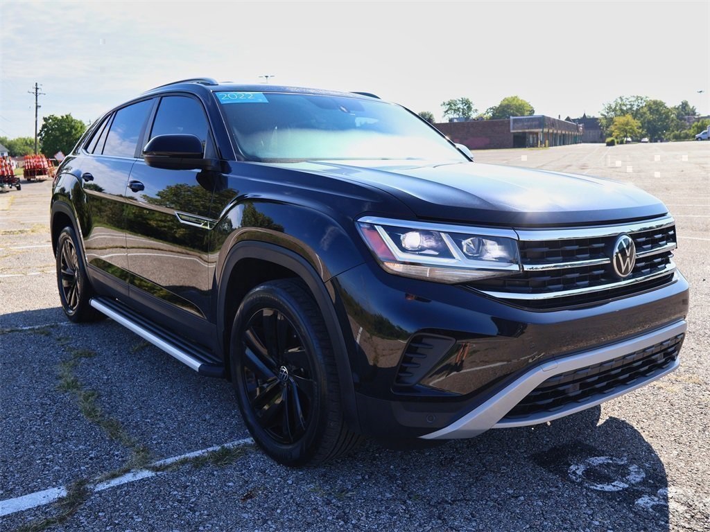 2022 Volkswagen Atlas Cross Sport V6 SE Technology photo 2
