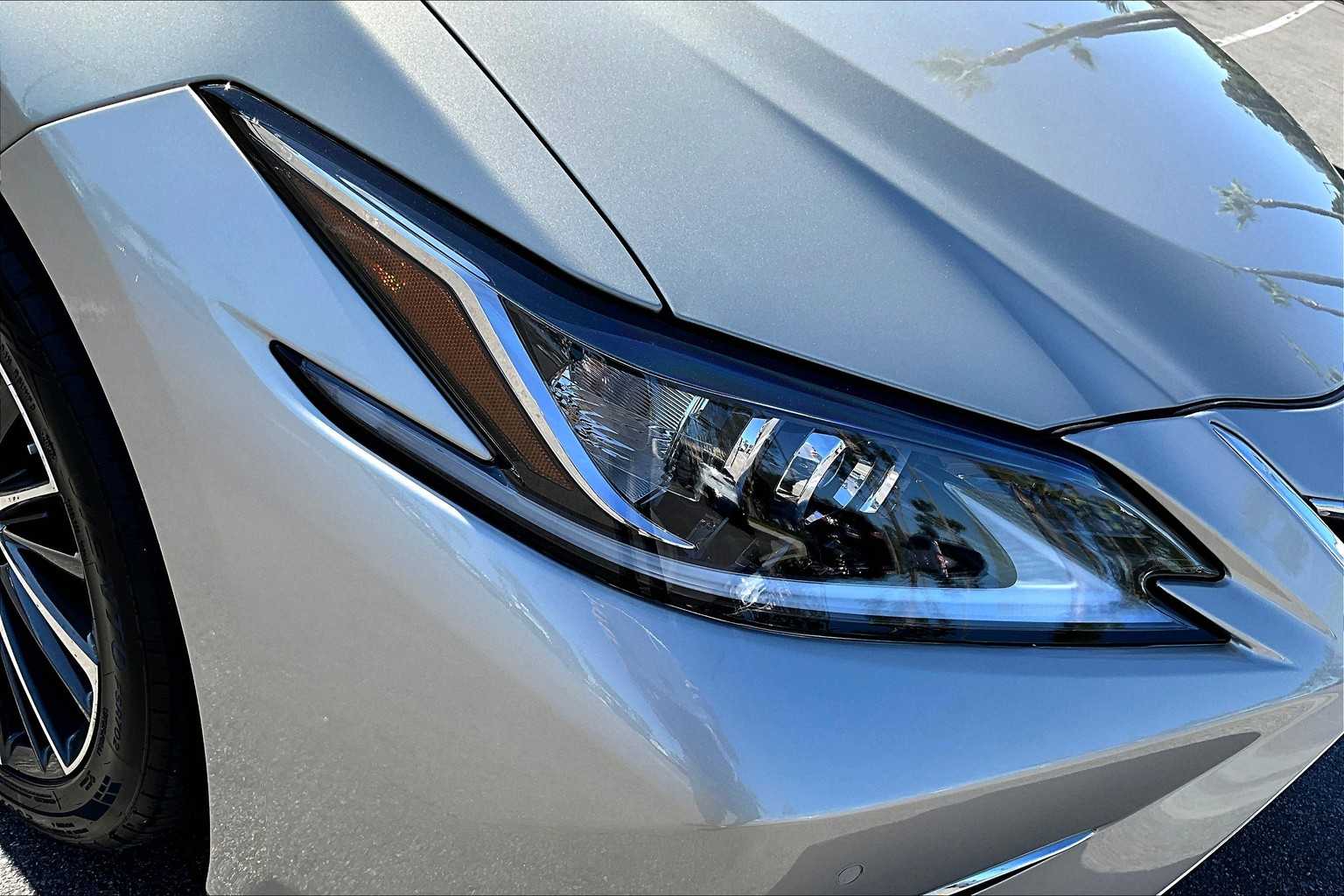 2023 Lexus ES 350 photo 25