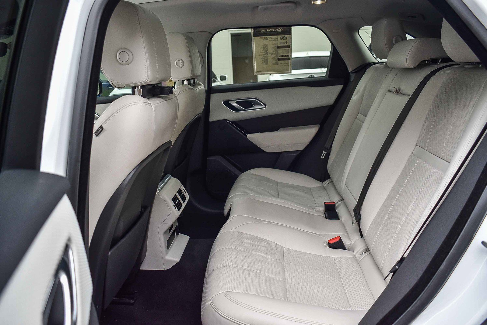 2021 Land Rover Range Rover Velar R-Dynamic S photo 17