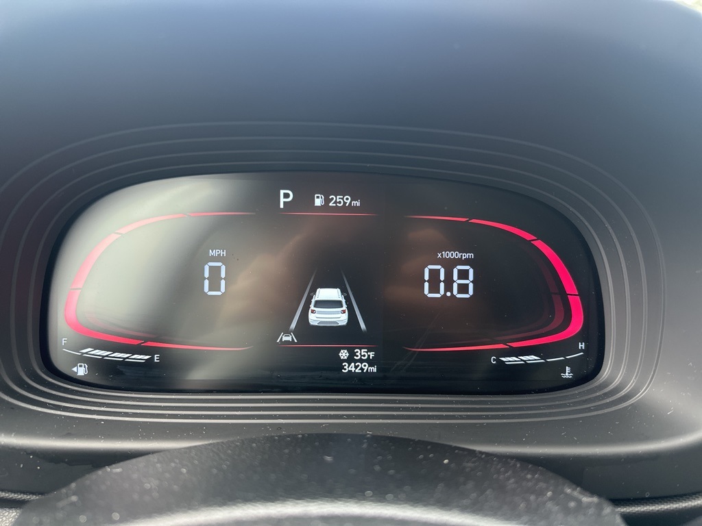 2025 Hyundai Venue SE photo 2