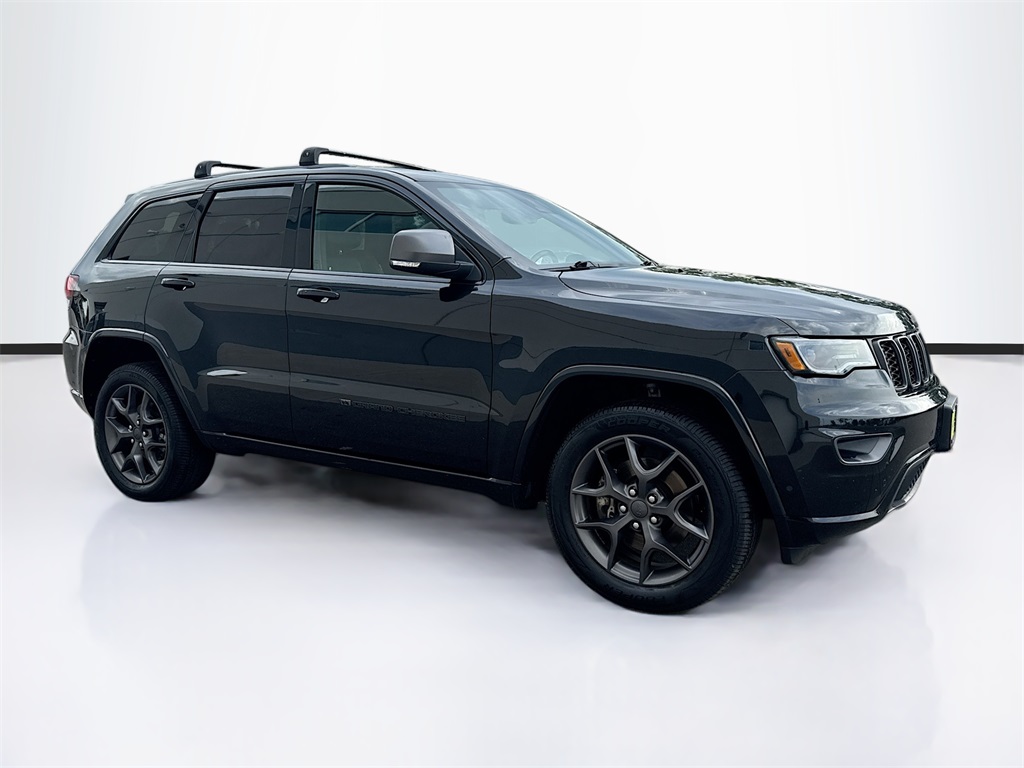 2021 Jeep Grand Cherokee Anniversary Edition photo 3