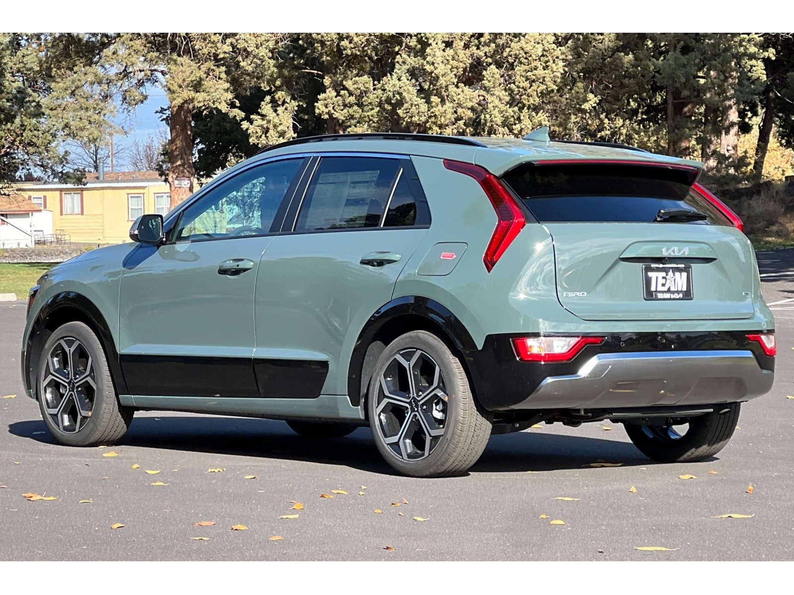 2025 Kia Niro EX Touring photo 3