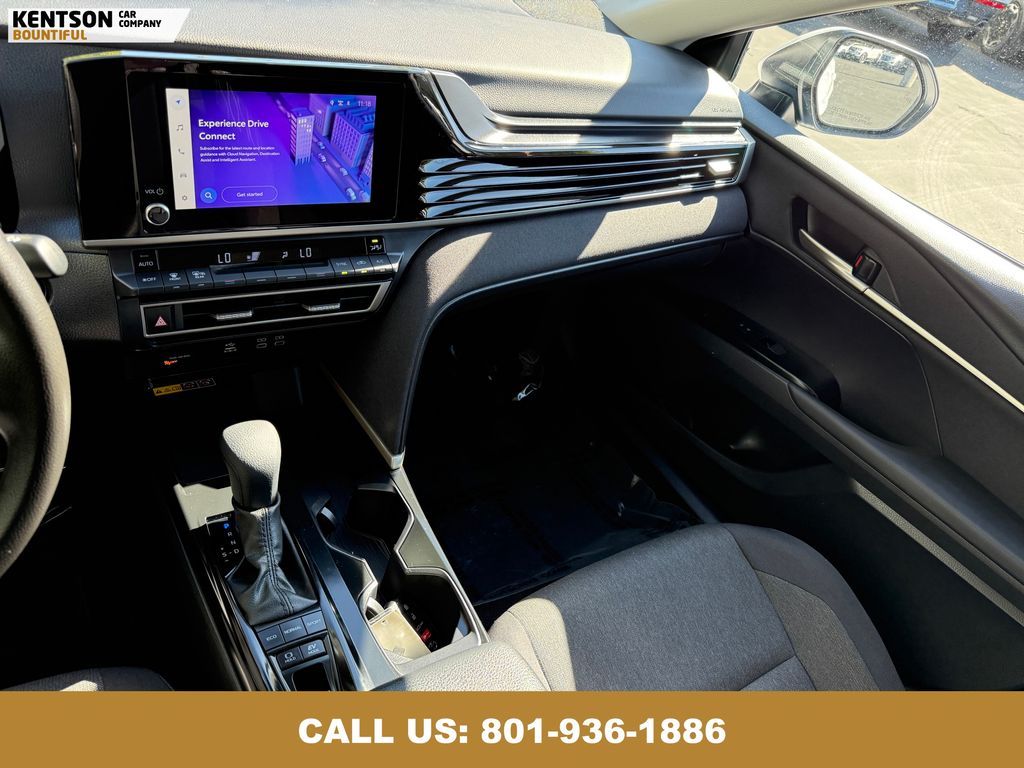 2025 Toyota Camry LE photo 22