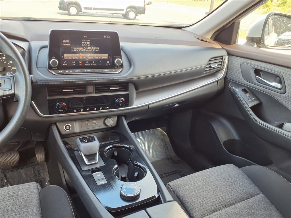2023 Nissan Rogue SV photo 23