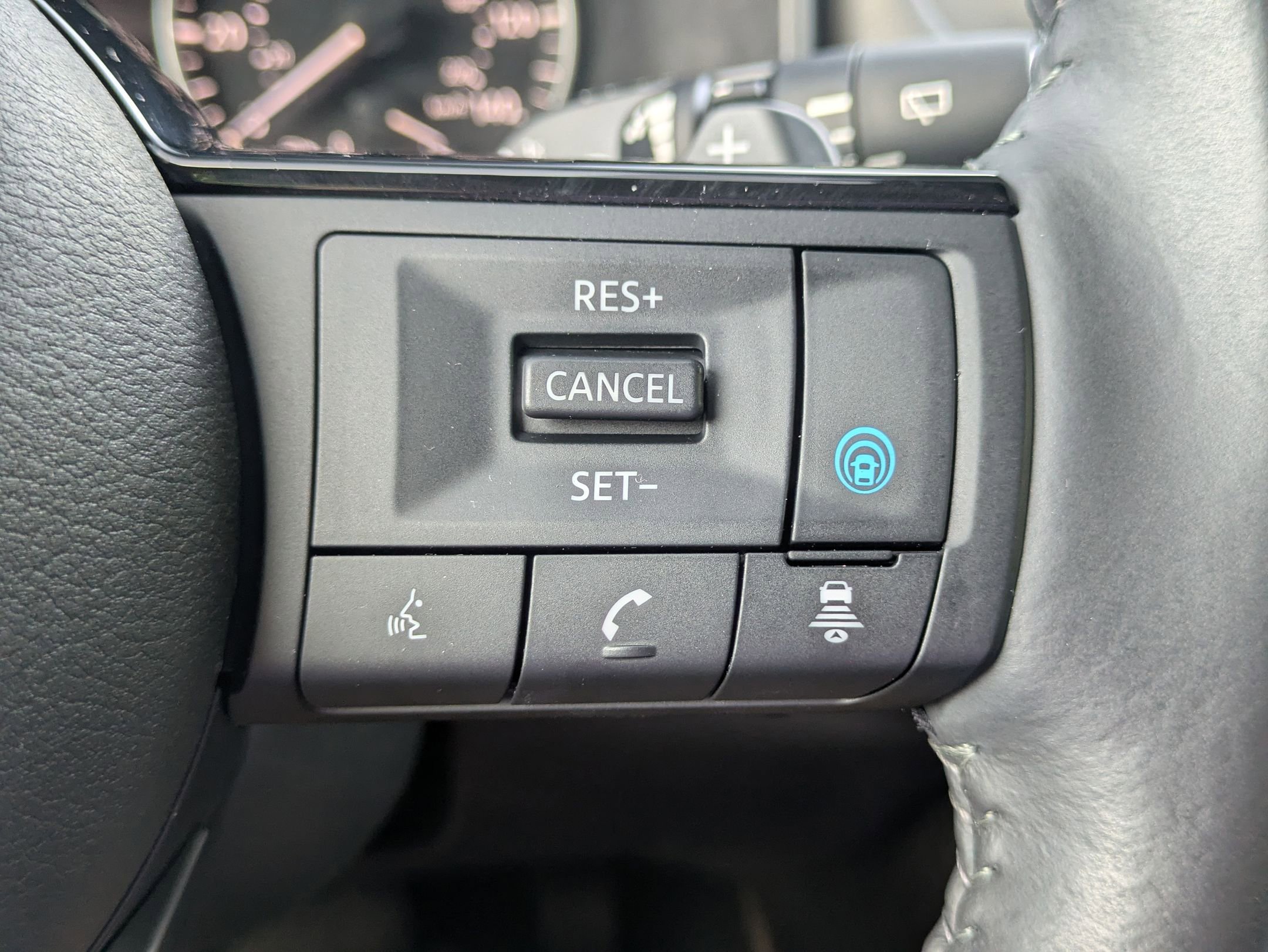 2022 Nissan Rogue SV photo 16